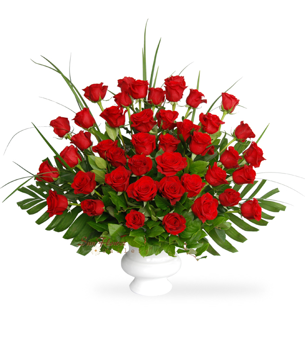 red rose basket