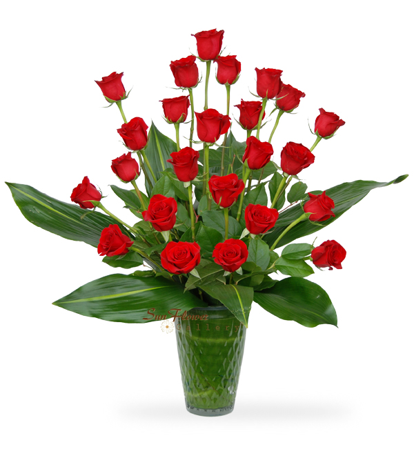 gracefulvaseof24redroses_600x680